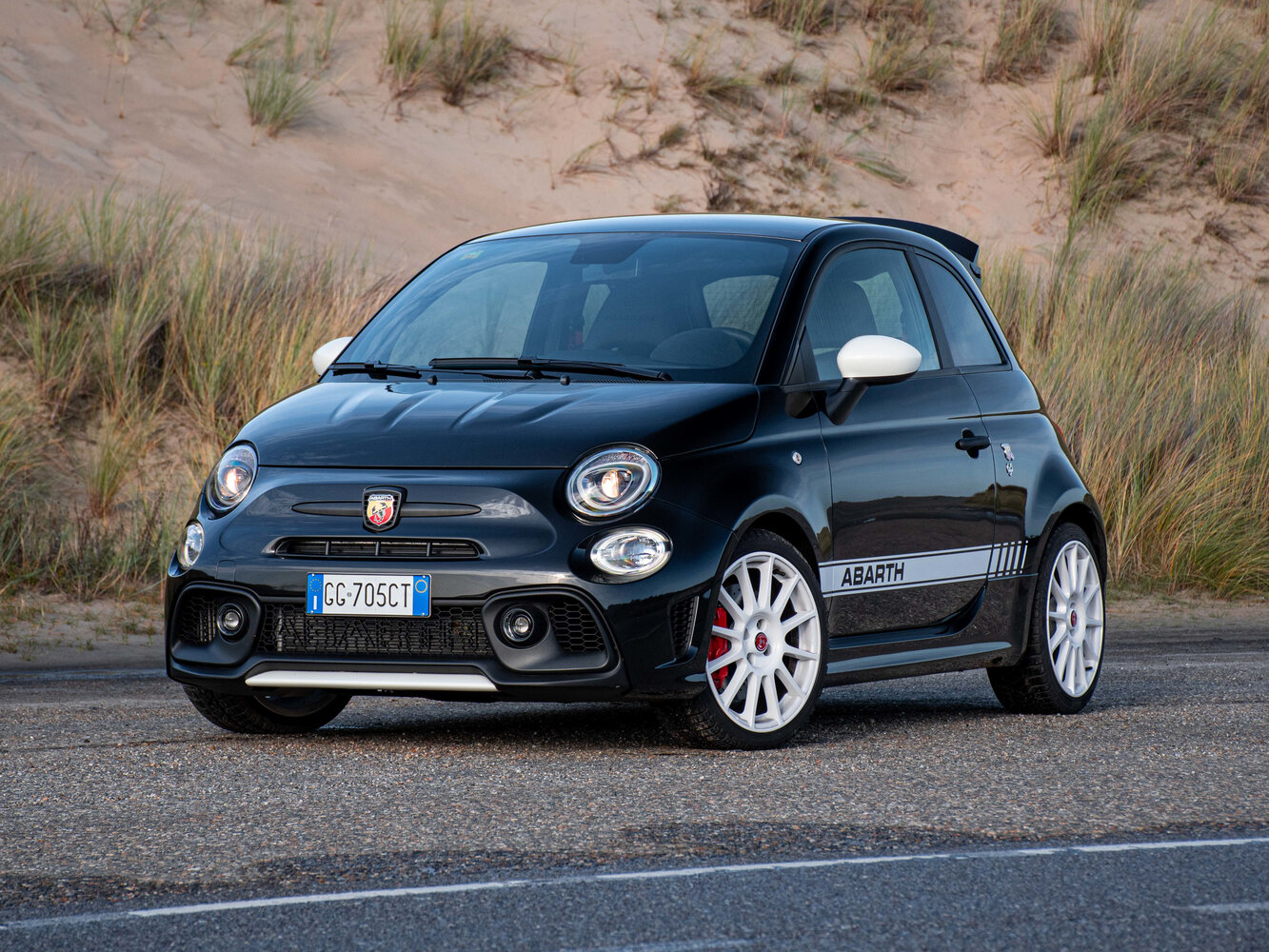 Abarth 695 I Рестайлинг, вид сбоку