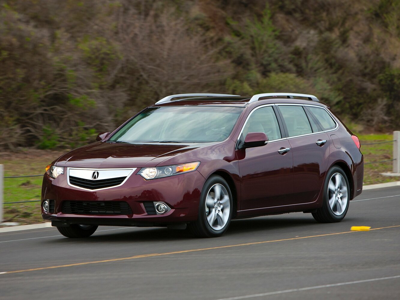 Acura TSX II, вид сбоку