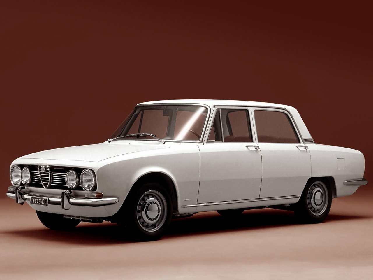 Alfa Romeo 105/115, Седан 1750/2000 Berlina: фото поколения