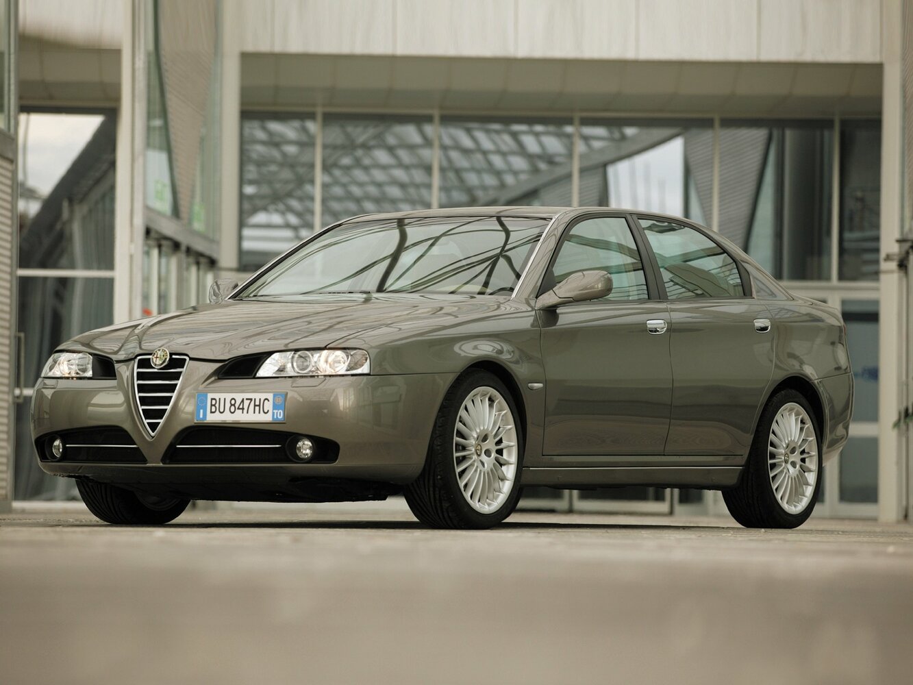 Alfa Romeo 166