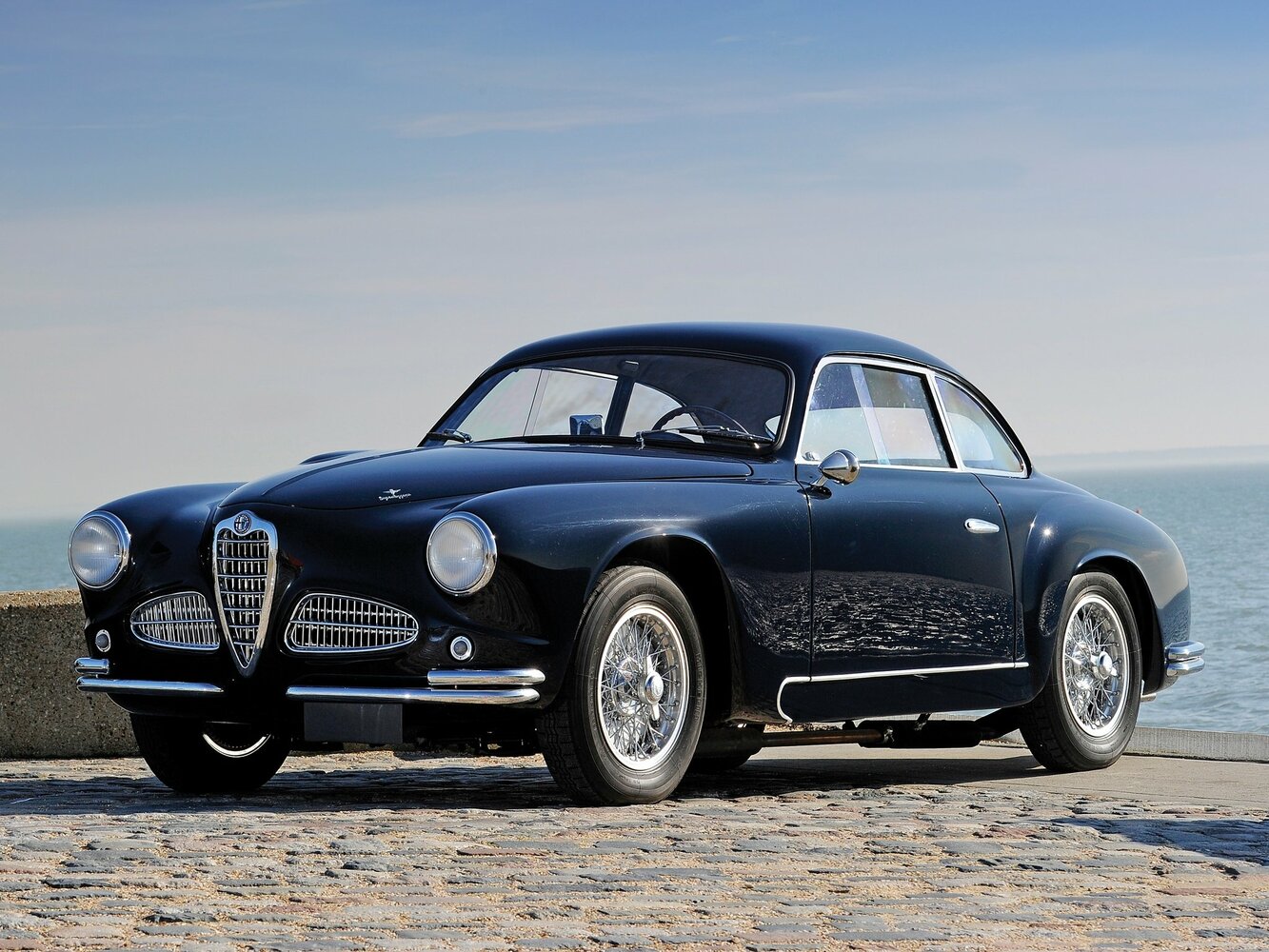 Alfa Romeo 1900, вид сбоку