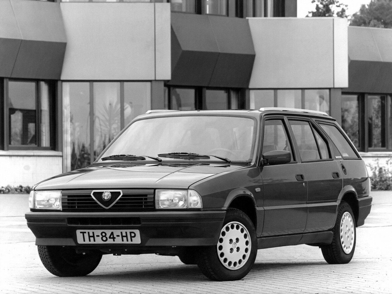 Alfa Romeo 33 I Рестайлинг, вид сбоку