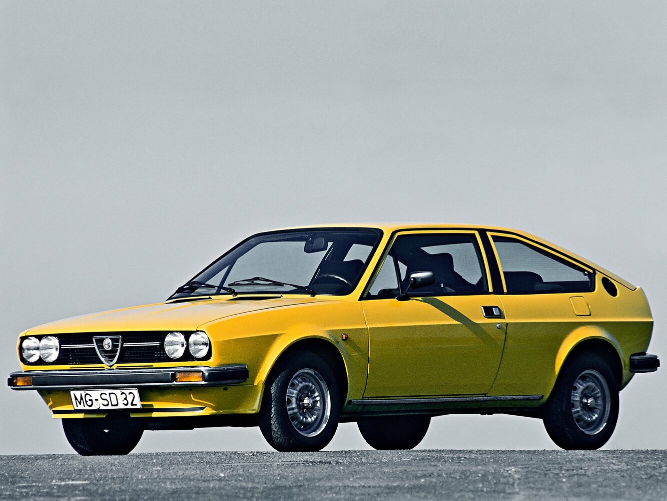 Alfa Romeo Alfasud, вид сбоку