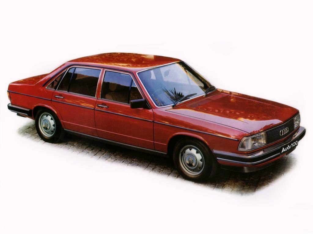 Audi 100 II (C2), вид сбоку