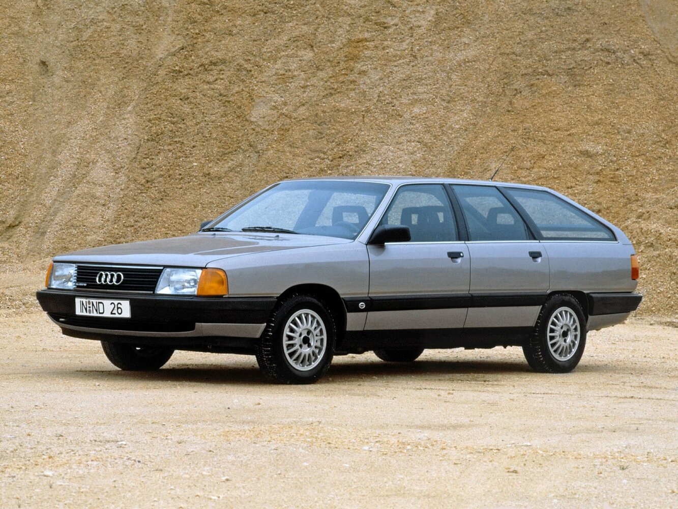 Audi 100 III (C3) Рестайлинг, вид сбоку