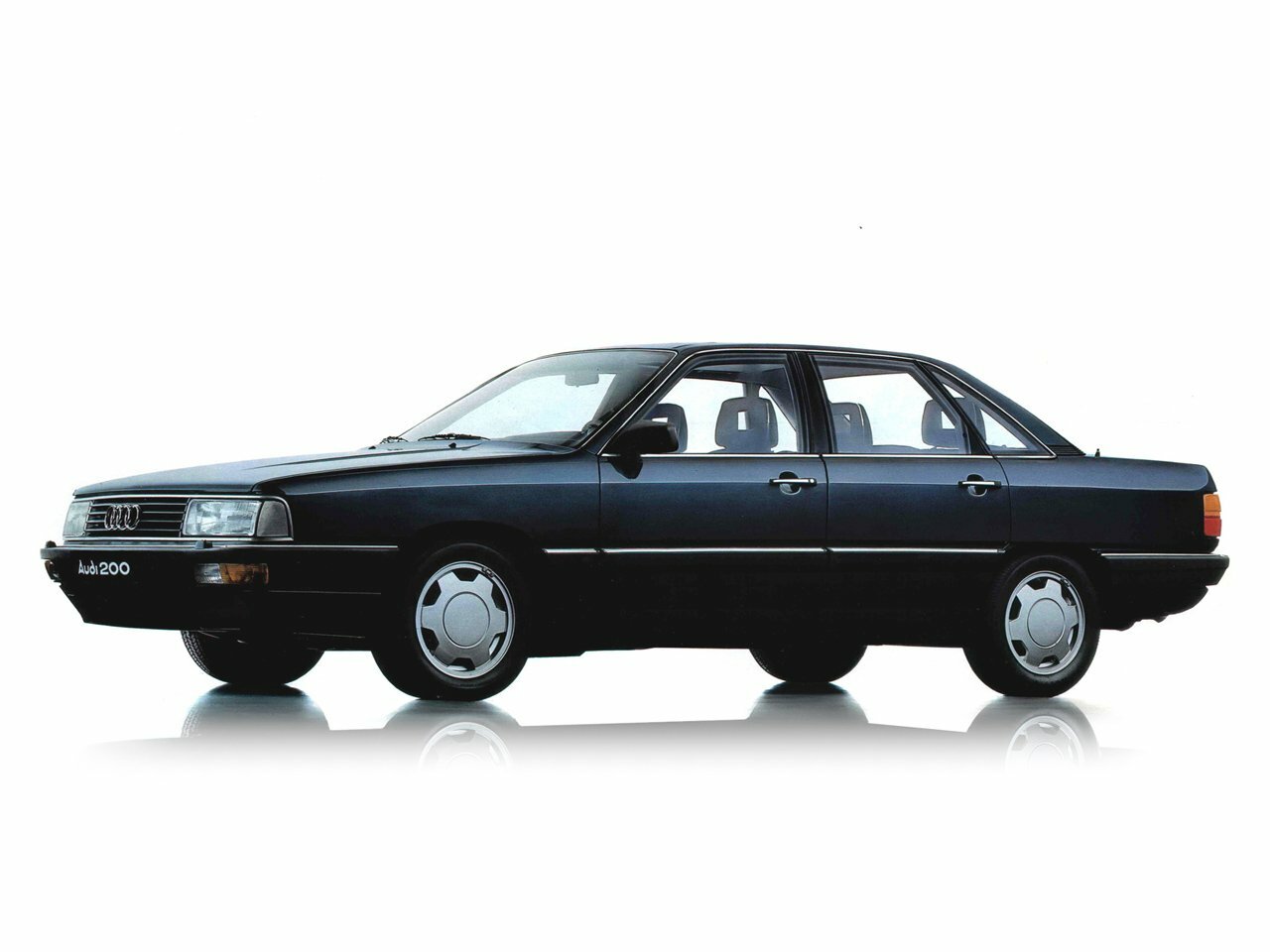 Audi 200 II (C3)