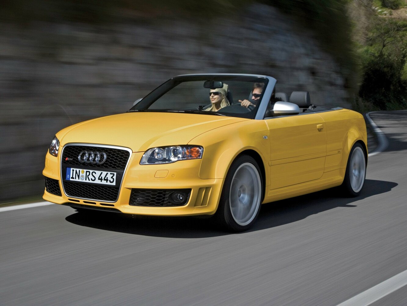 Audi RS 4 II (B7), вид сбоку
