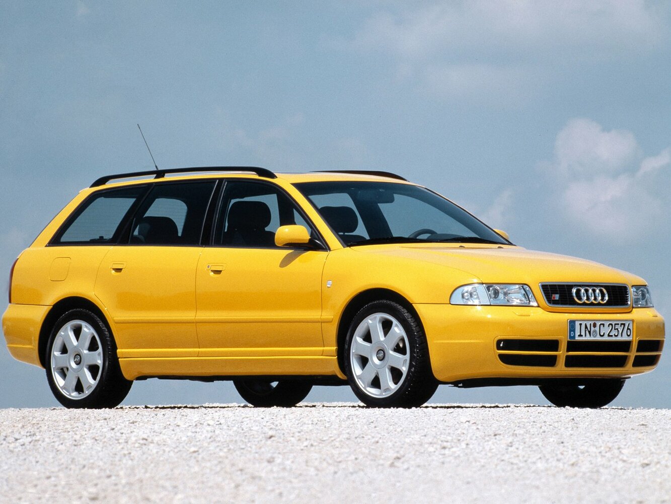 Audi S4 I (B5), Универсал 5 дв.: фото поколения