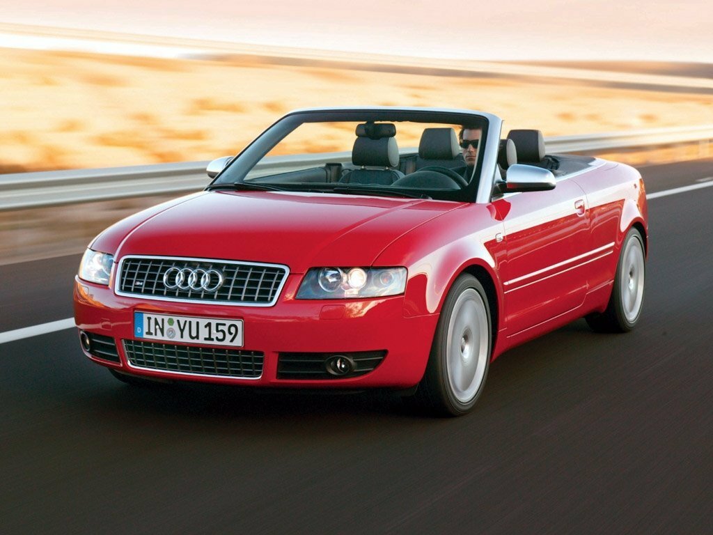 Audi S4 II (B6), вид сбоку