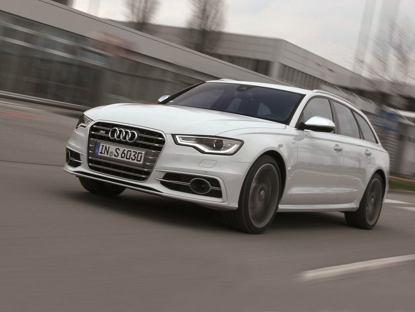 Audi S6 IV (C7), вид сбоку