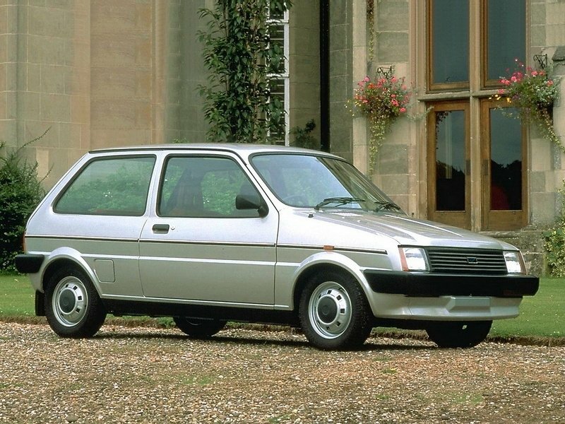 Austin Metro, вид сбоку
