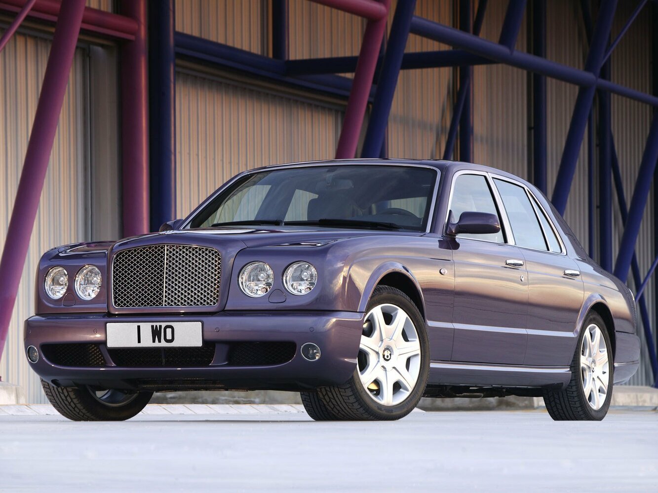 Bentley Arnage I Рестайлинг, вид сбоку