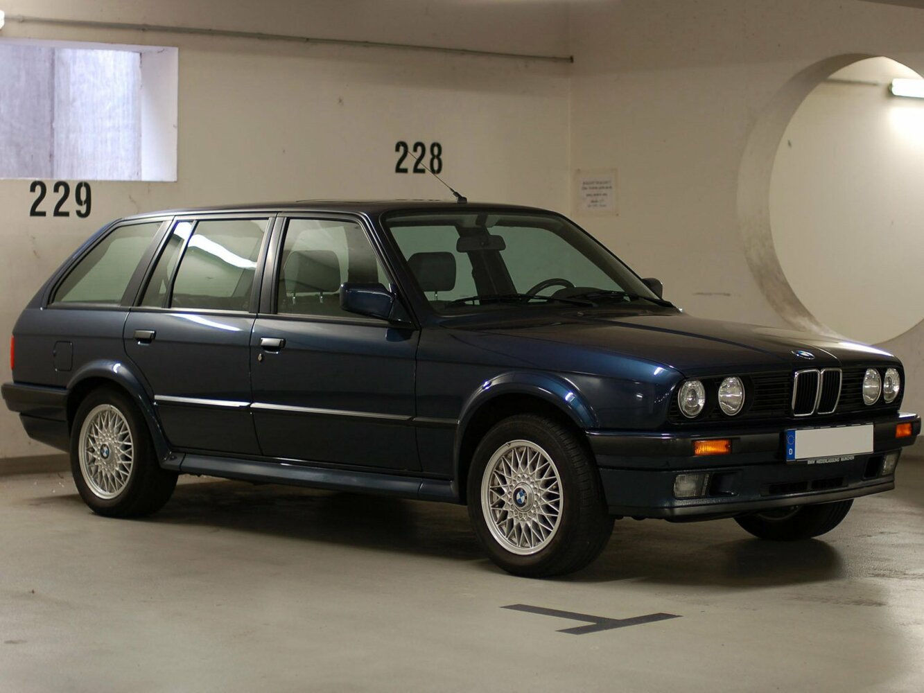 BMW 3 серии II (E30), Универсал 5 дв.: фото поколения