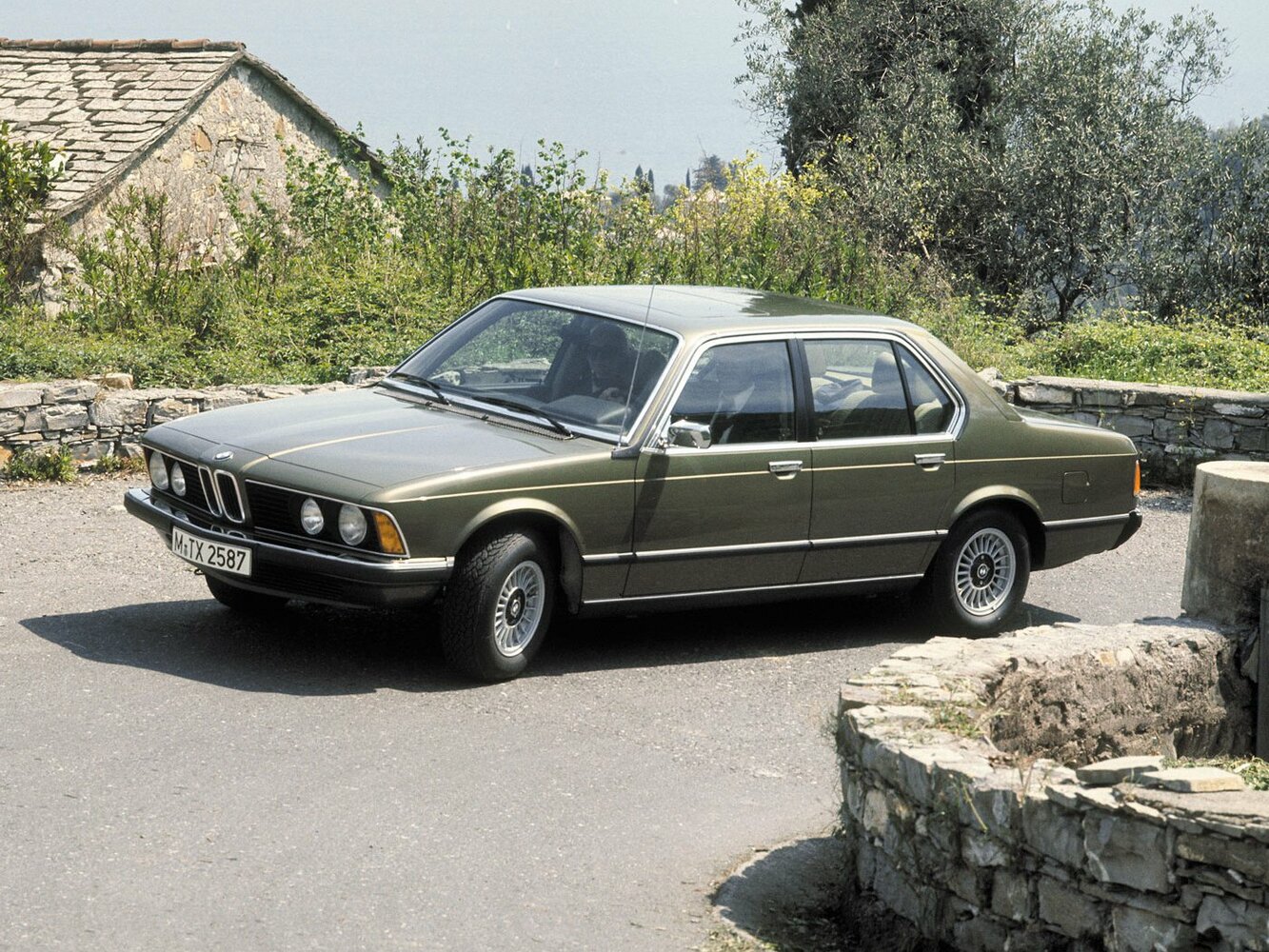 BMW 7 серии I (E23)