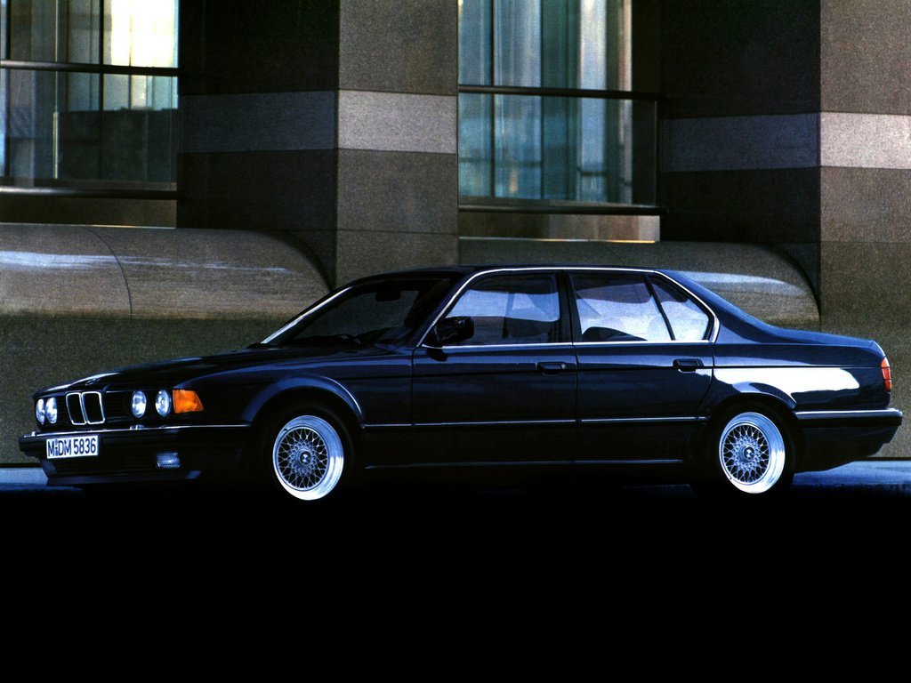 BMW 7 серии II (E32)