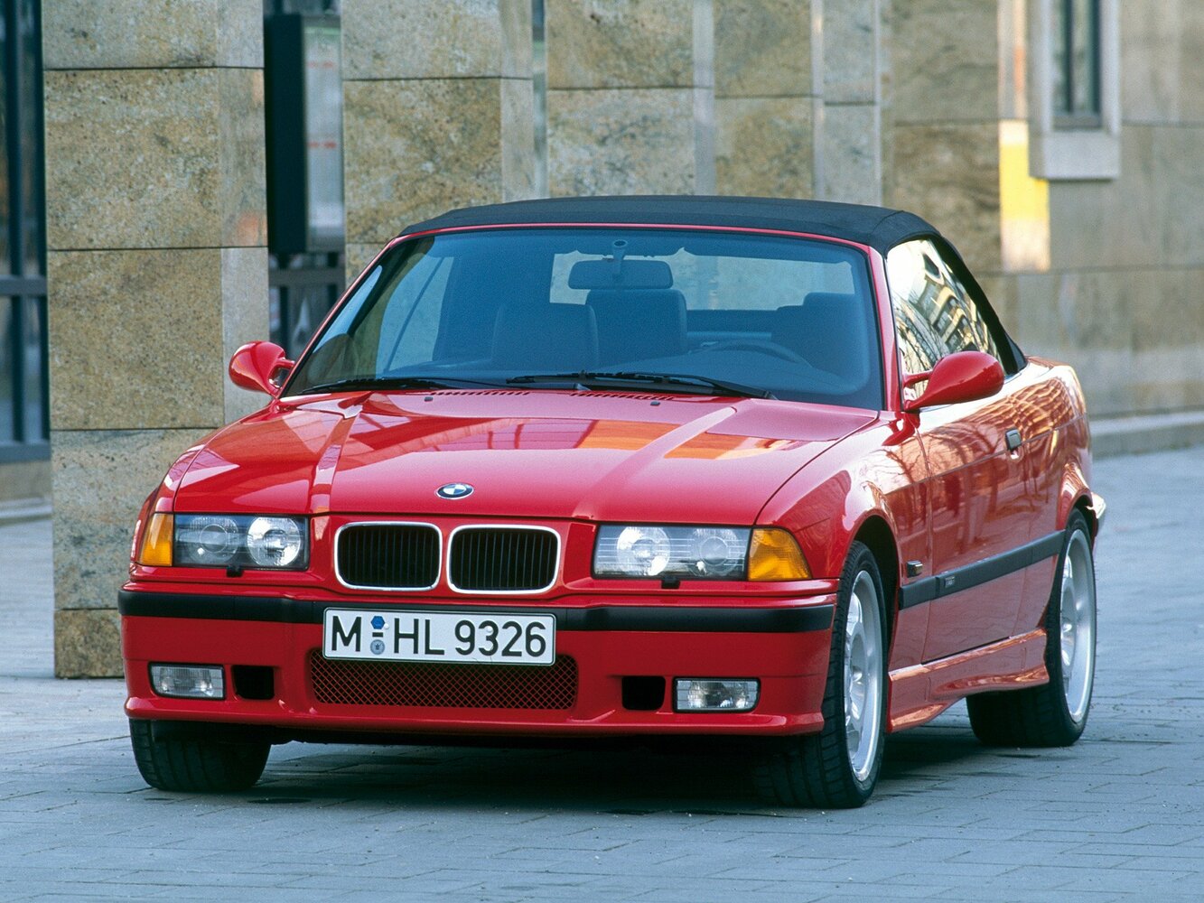 BMW M3 II (E36), вид сбоку