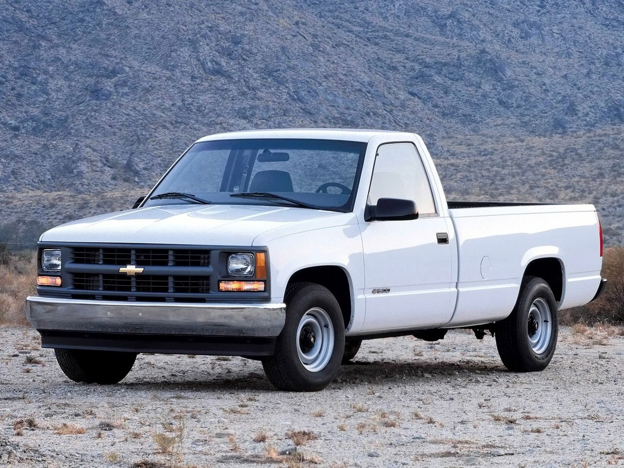 Chevrolet C/K IV (GMT400), вид сбоку