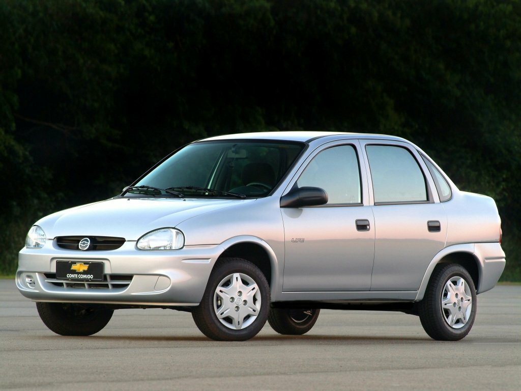 Chevrolet Corsa, Седан: фото поколения
