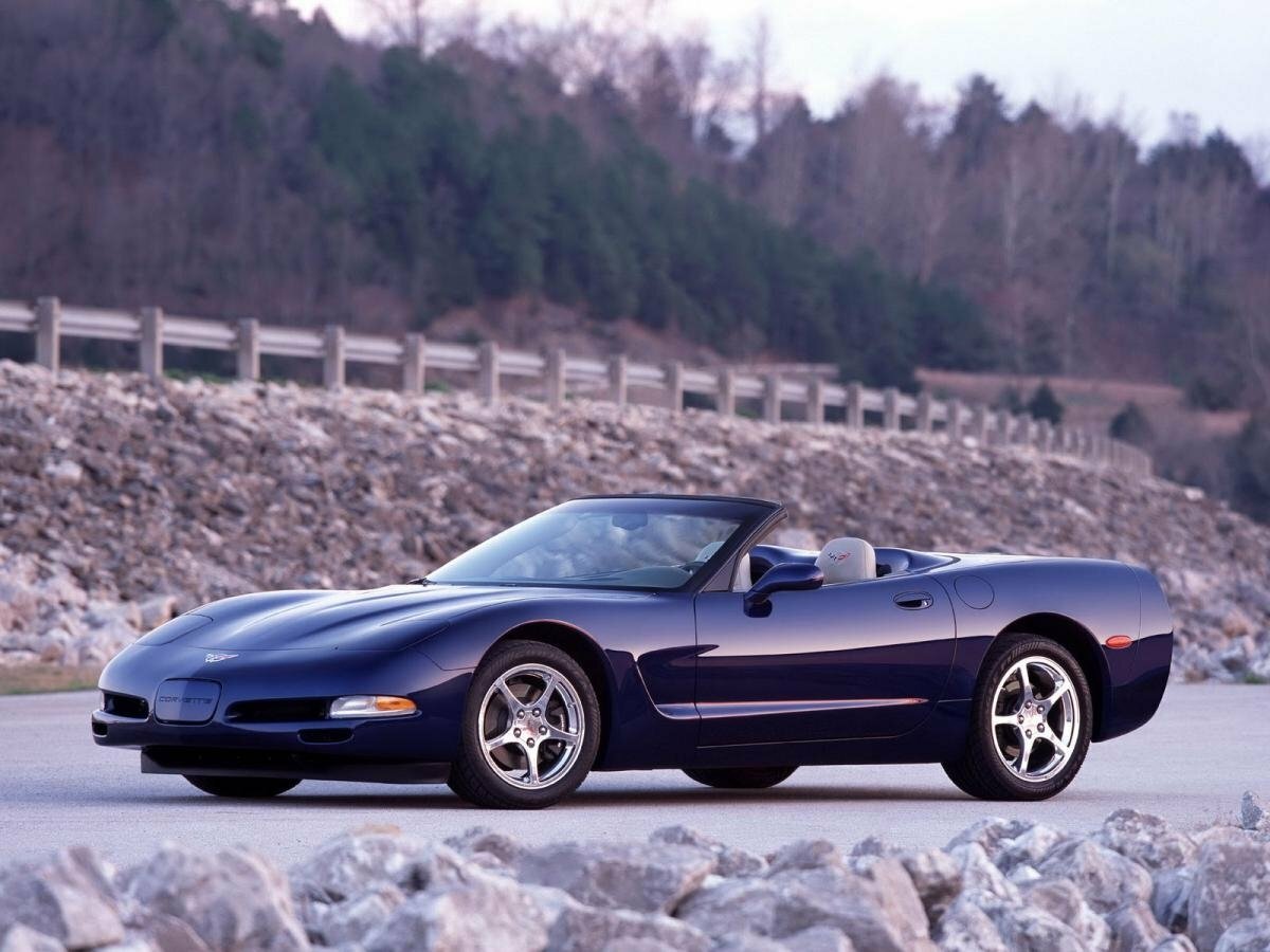 Chevrolet Corvette C5, вид сбоку