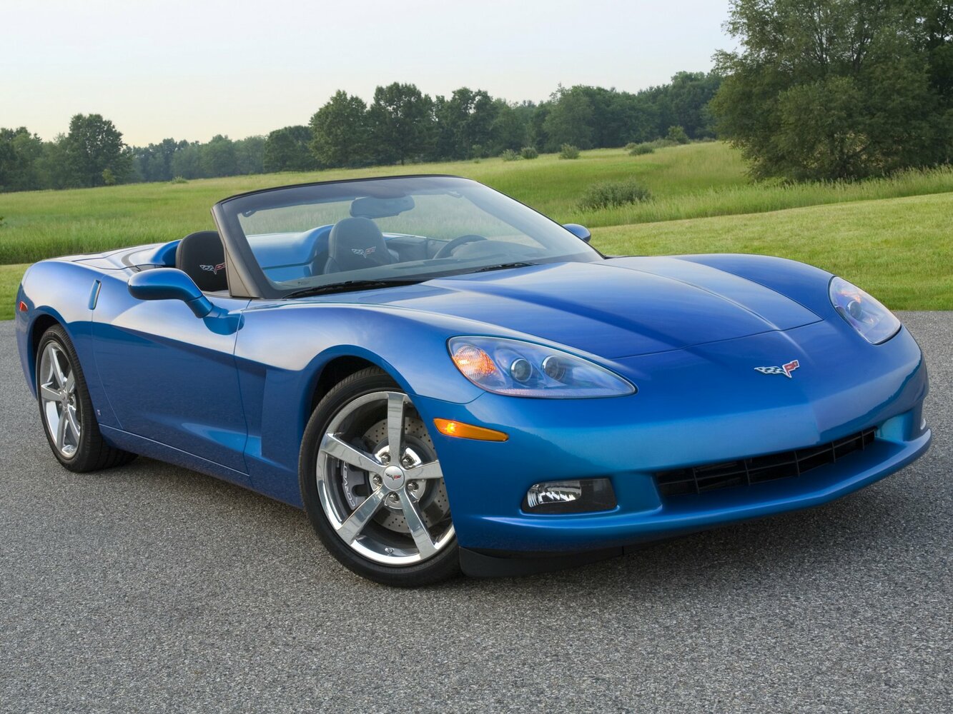 Chevrolet Corvette C6, вид сбоку