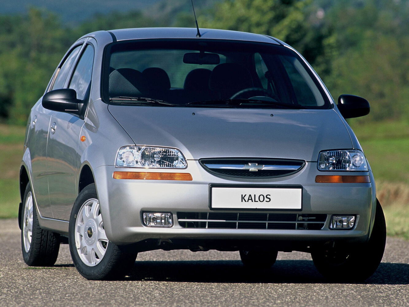 Chevrolet Kalos, вид сбоку