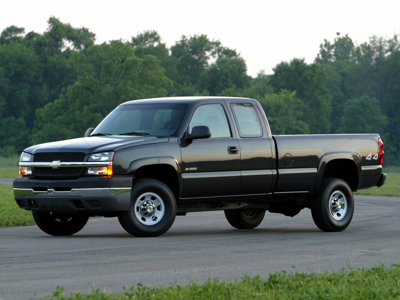 Chevrolet Silverado I (GMT800) Рестайлинг, вид сбоку