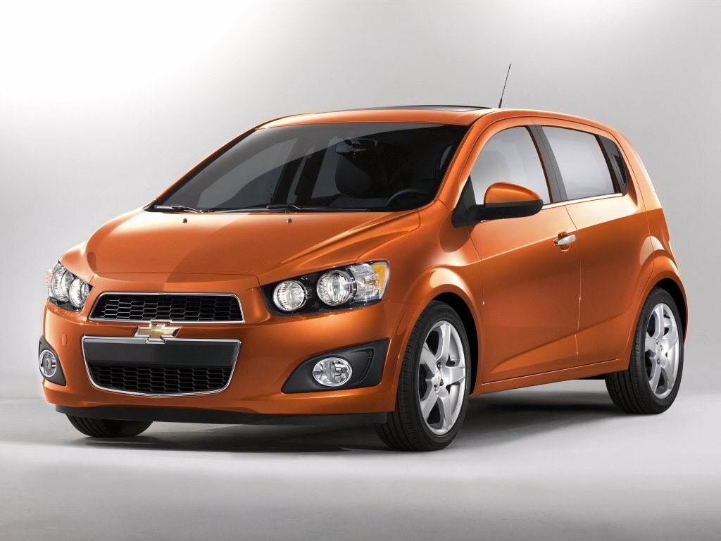 Chevrolet Sonic I, вид сбоку
