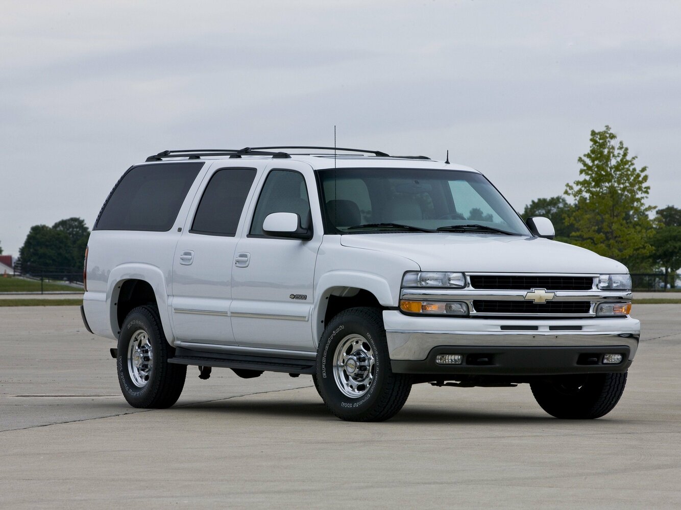 Chevrolet Suburban IX