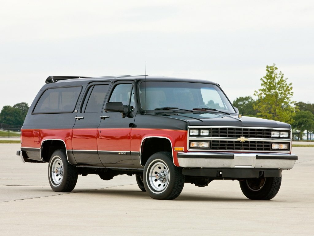 Chevrolet Suburban VII