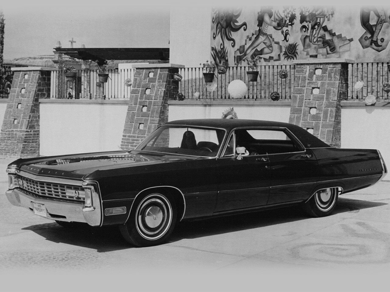 Chrysler Imperial LeBaron, вид сбоку