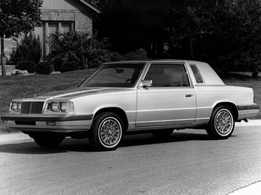 Chrysler LeBaron II, вид сбоку