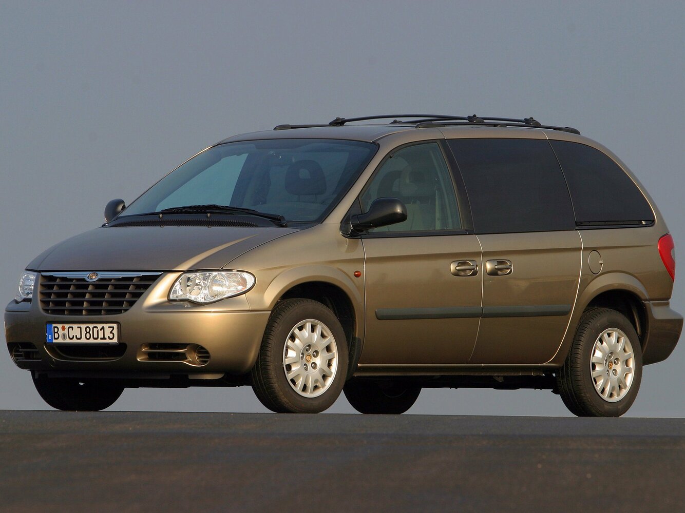 Chrysler Voyager IV Рестайлинг, Минивэн: фото поколения