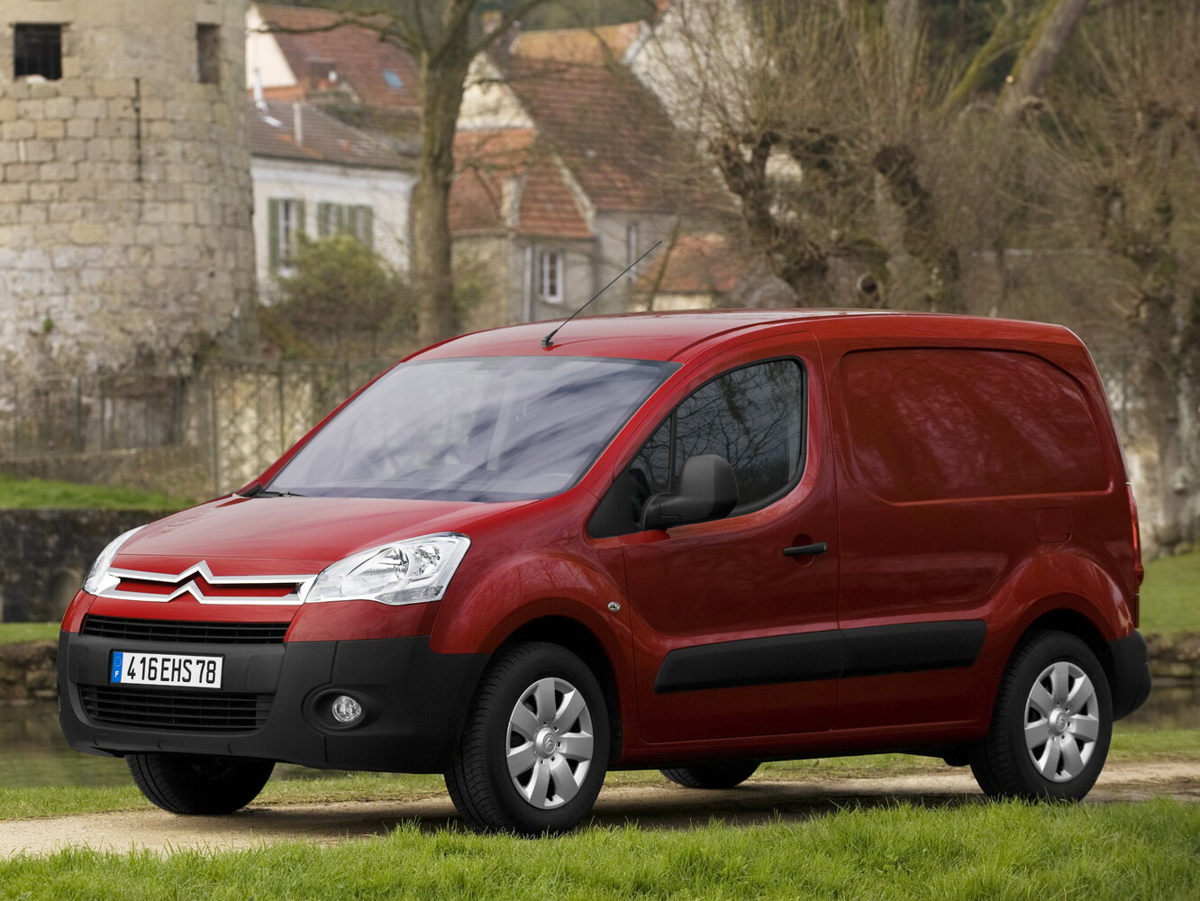 Citroen Berlingo II, Фургон: фото поколения