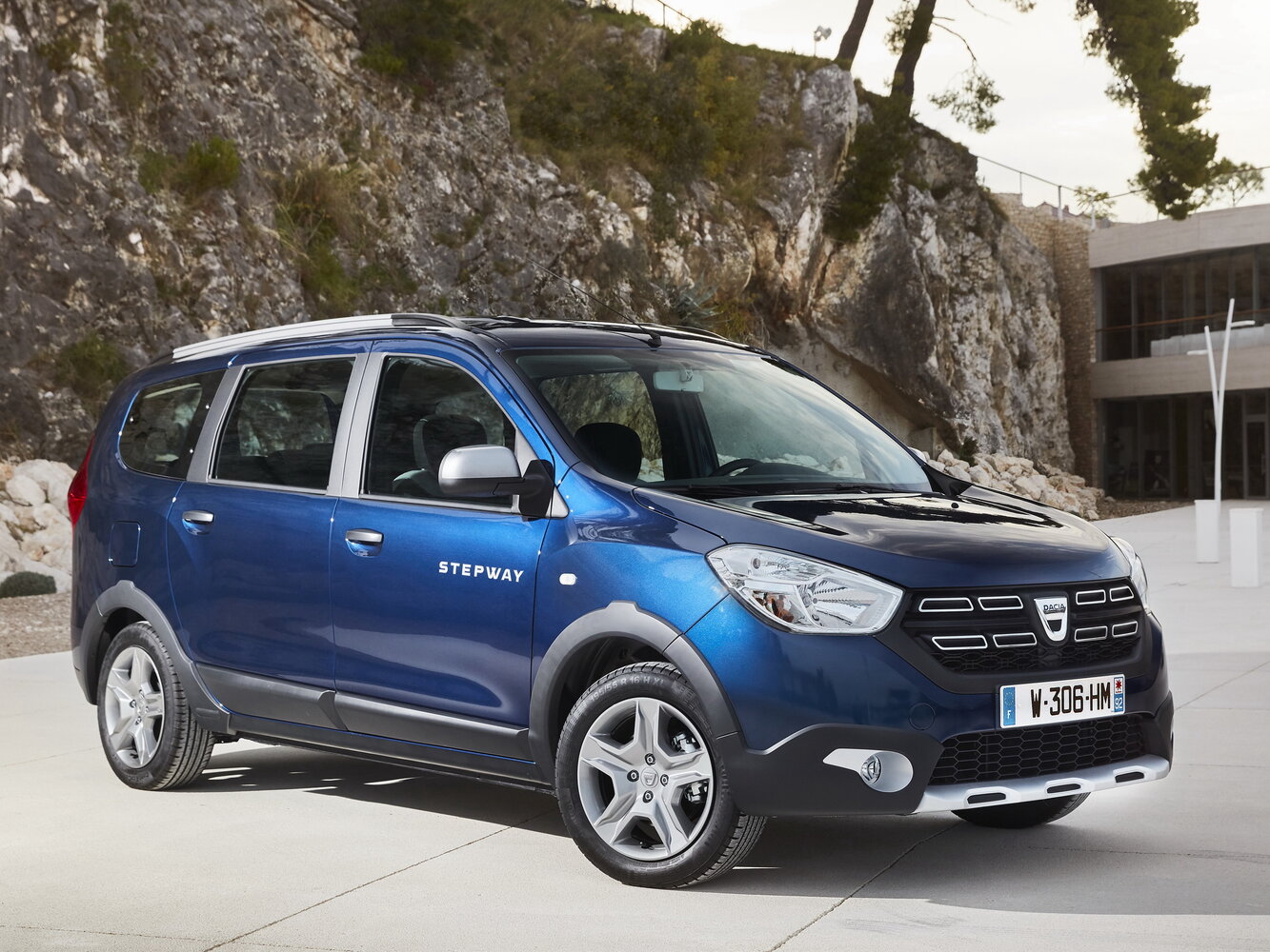 Dacia Lodgy I Рестайлинг, вид сбоку