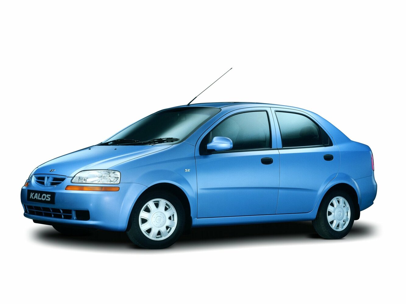Daewoo Kalos, вид сбоку