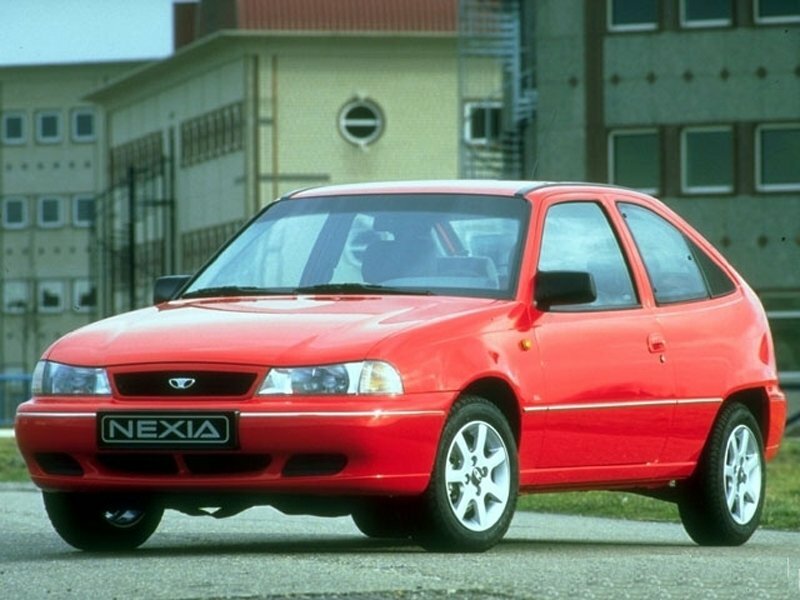 Daewoo Nexia I, Хэтчбек 3 дв.: фото поколения