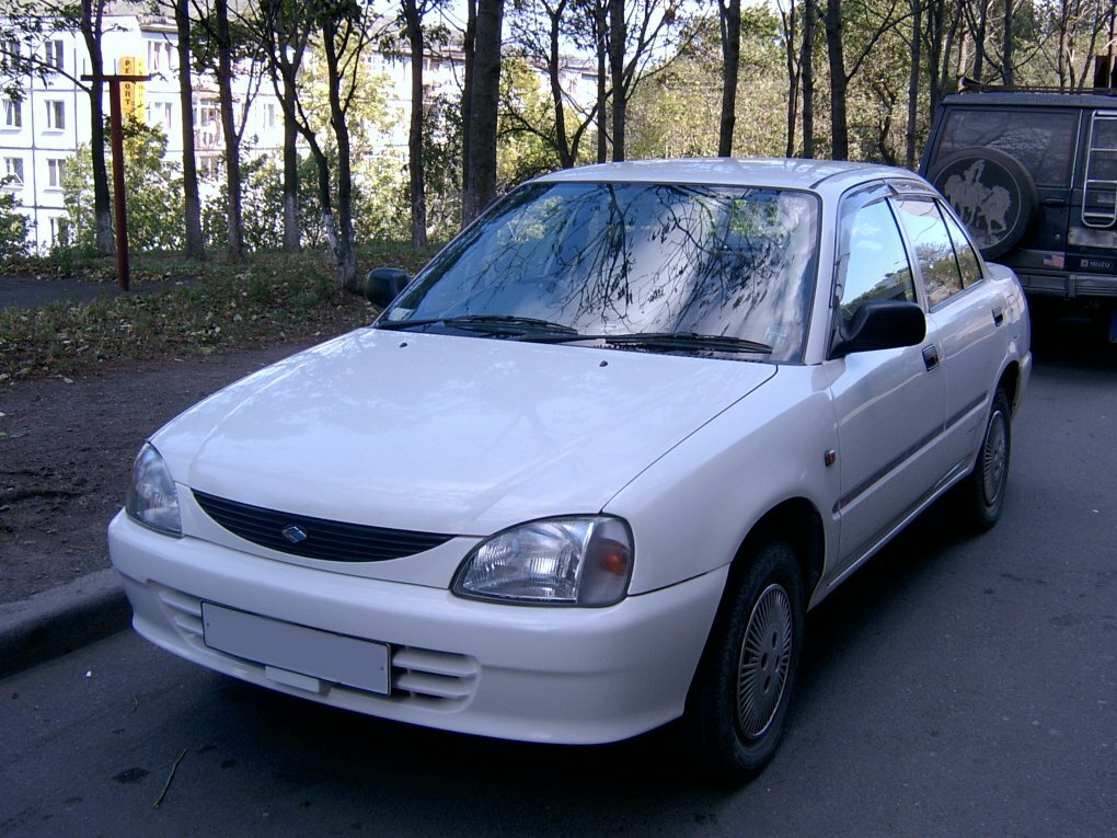 Daihatsu Charade IV Рестайлинг, вид сбоку