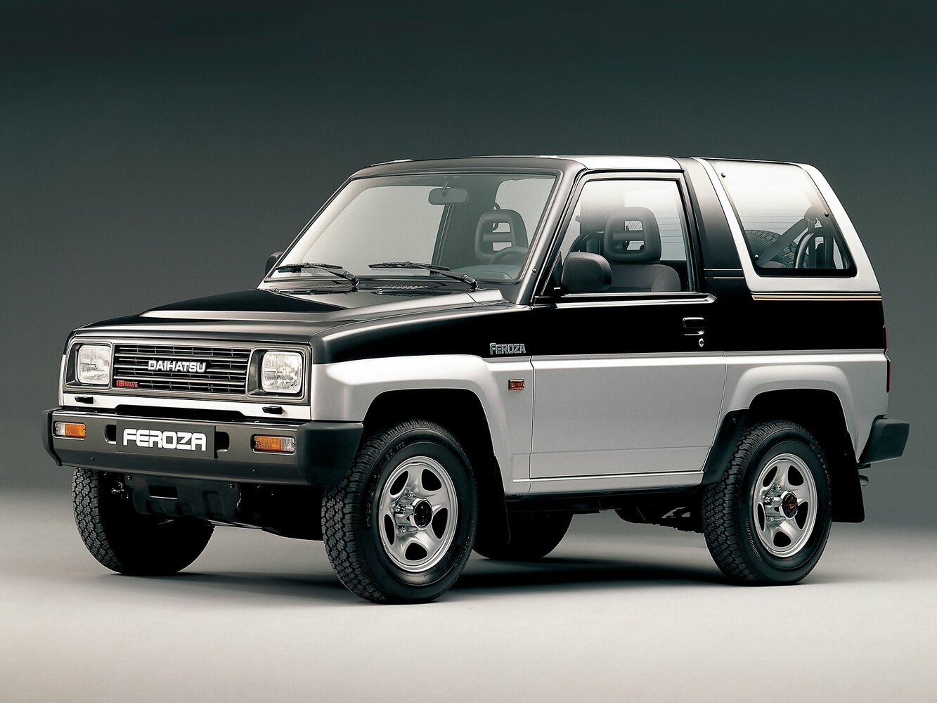Daihatsu Feroza, вид сбоку