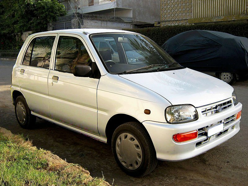 Daihatsu Mira IV, вид сбоку