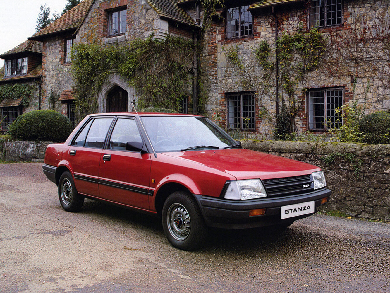 Datsun Stanza II (T11), Седан: фото поколения