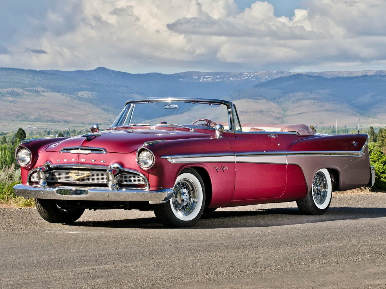DeSoto Fireflite, вид сбоку