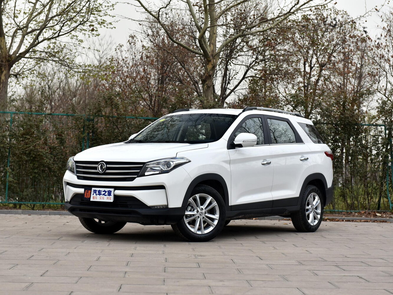 Dongfeng Fengon 560 I