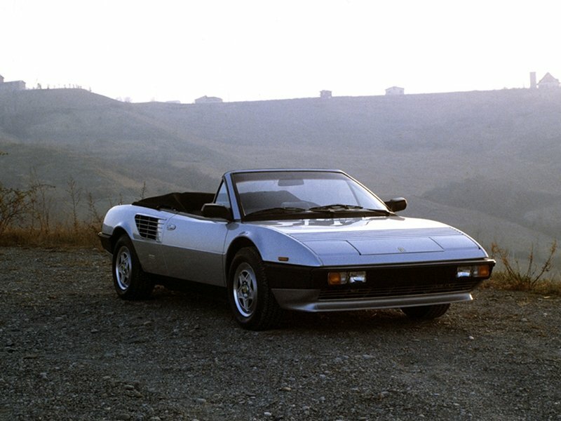 Ferrari Mondial, вид сбоку