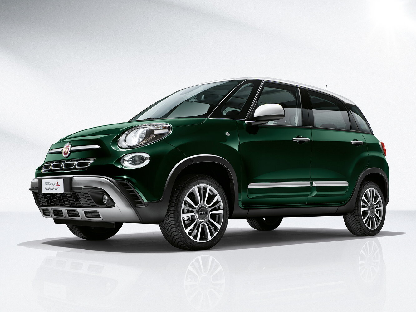 Fiat 500L I Рестайлинг, Компактвэн Cross: фото поколения