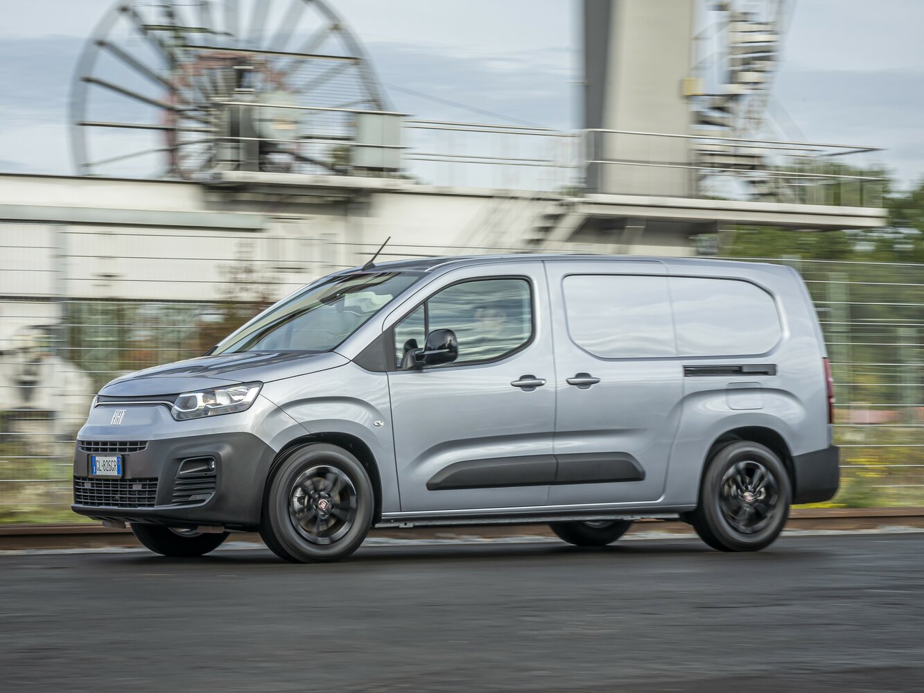 Fiat Doblo III, вид сбоку