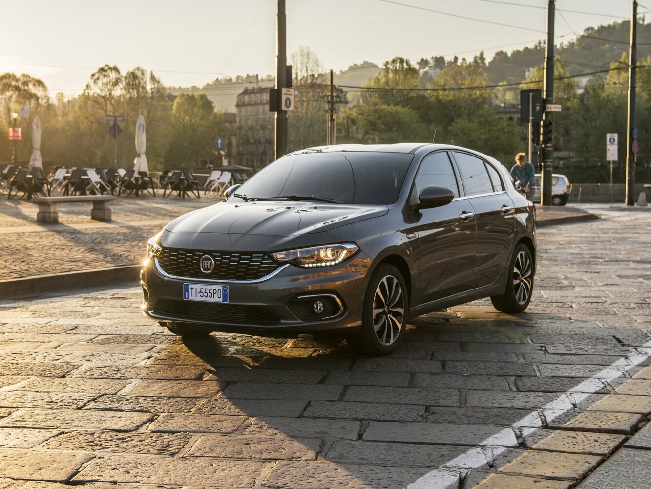 Fiat Tipo 356, Хэтчбек 5 дв.: фото поколения