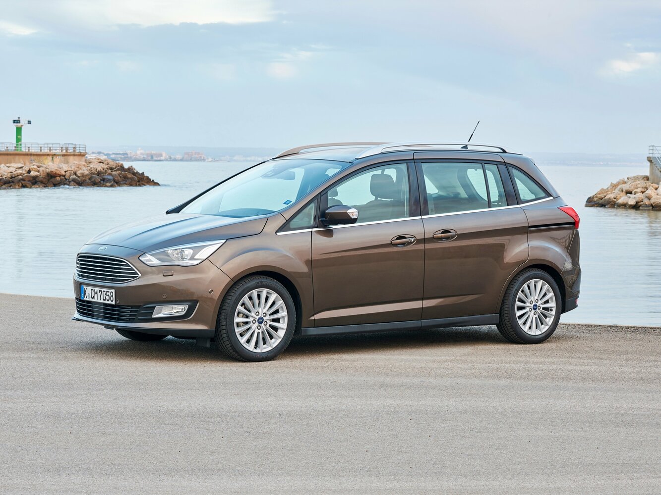 Ford C-MAX II Рестайлинг, Компактвэн Grand: фото поколения