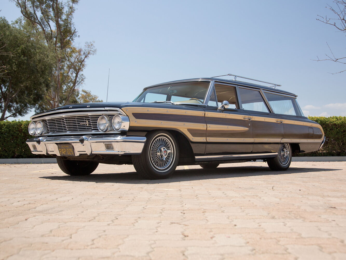 Ford Country Squire V