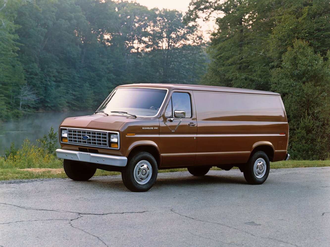 Ford Econoline III, Фургон: фото поколения