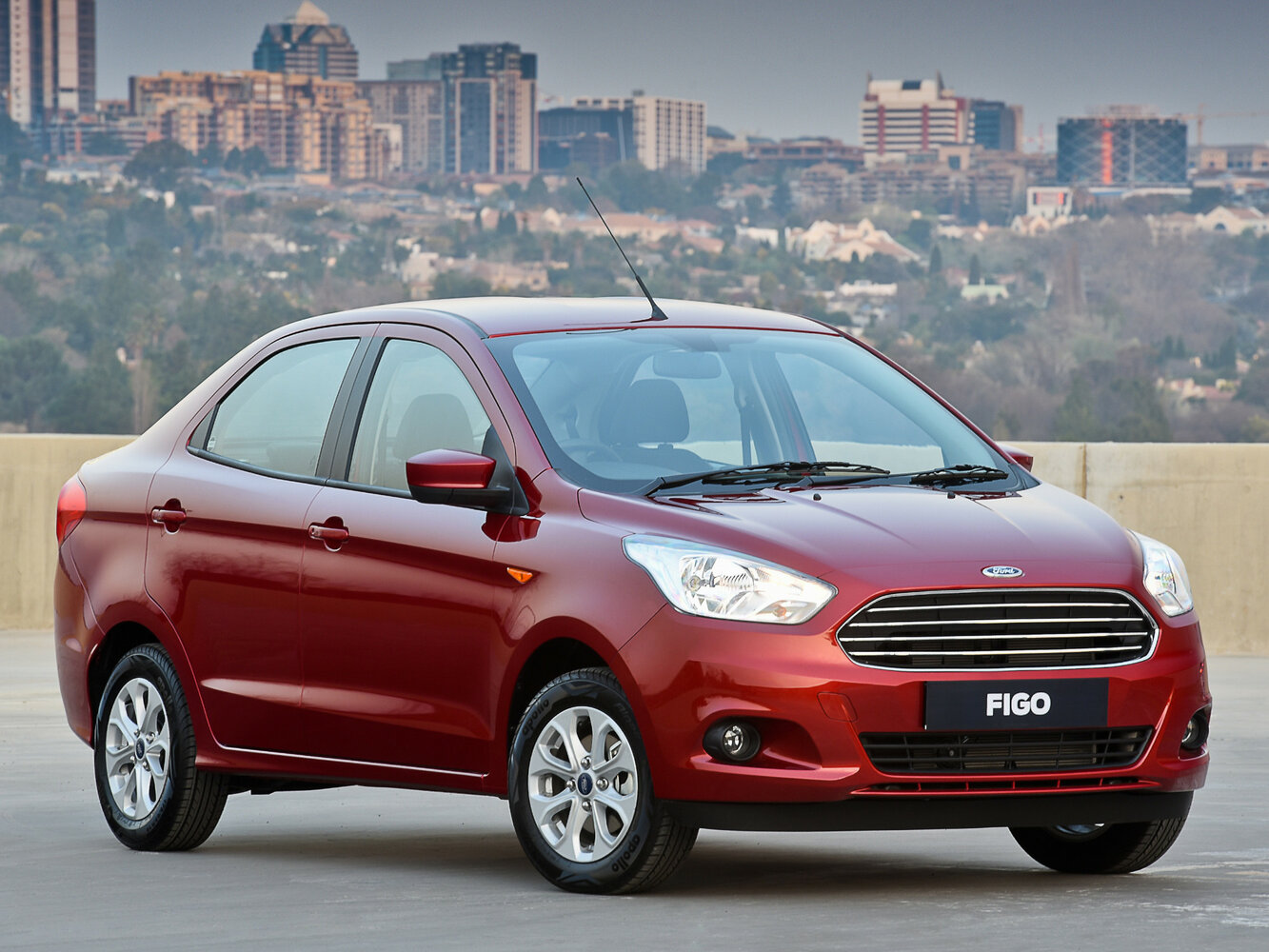 Ford Figo II, вид сбоку